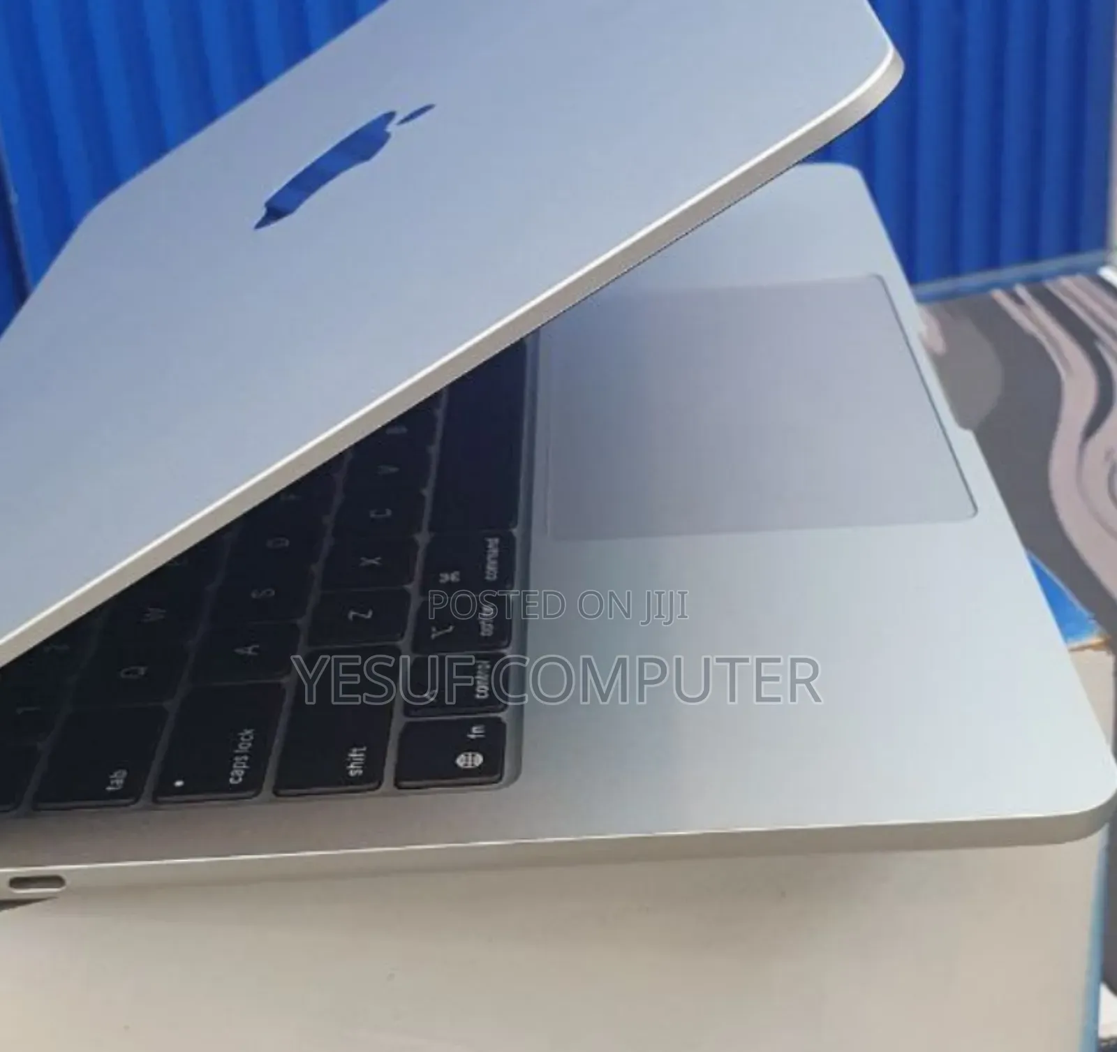 New Laptop Apple MacBook Air 2025 M4 13-Inch 16GB Apple M4 SSD 256GB