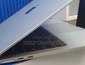 New Laptop Apple MacBook Air 2025 M4 13-Inch 16GB Apple M4 SSD 256GB