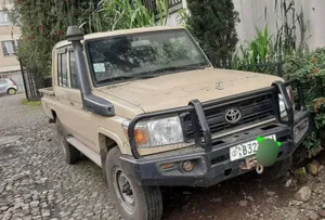 Photo - Toyota Hilux Revo Double Cab Deisel 2.4 AWD 2020 Beige