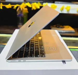 Photo - New Laptop Apple MacBook Air 2022 M2 16GB Apple M2 SSD 256GB