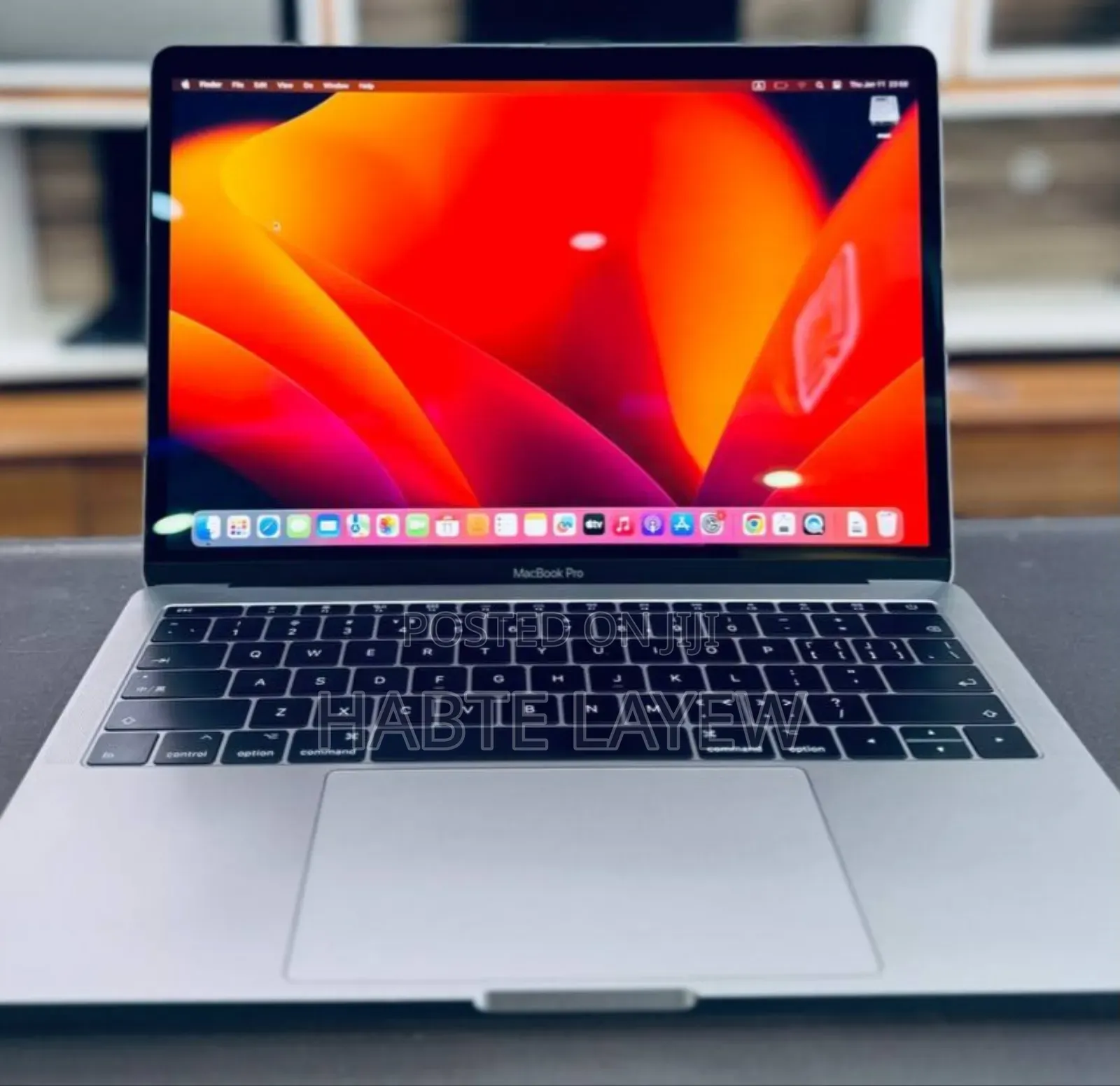 New Laptop Apple MacBook Pro 2017 8GB Intel Core I7 SSD 512GB