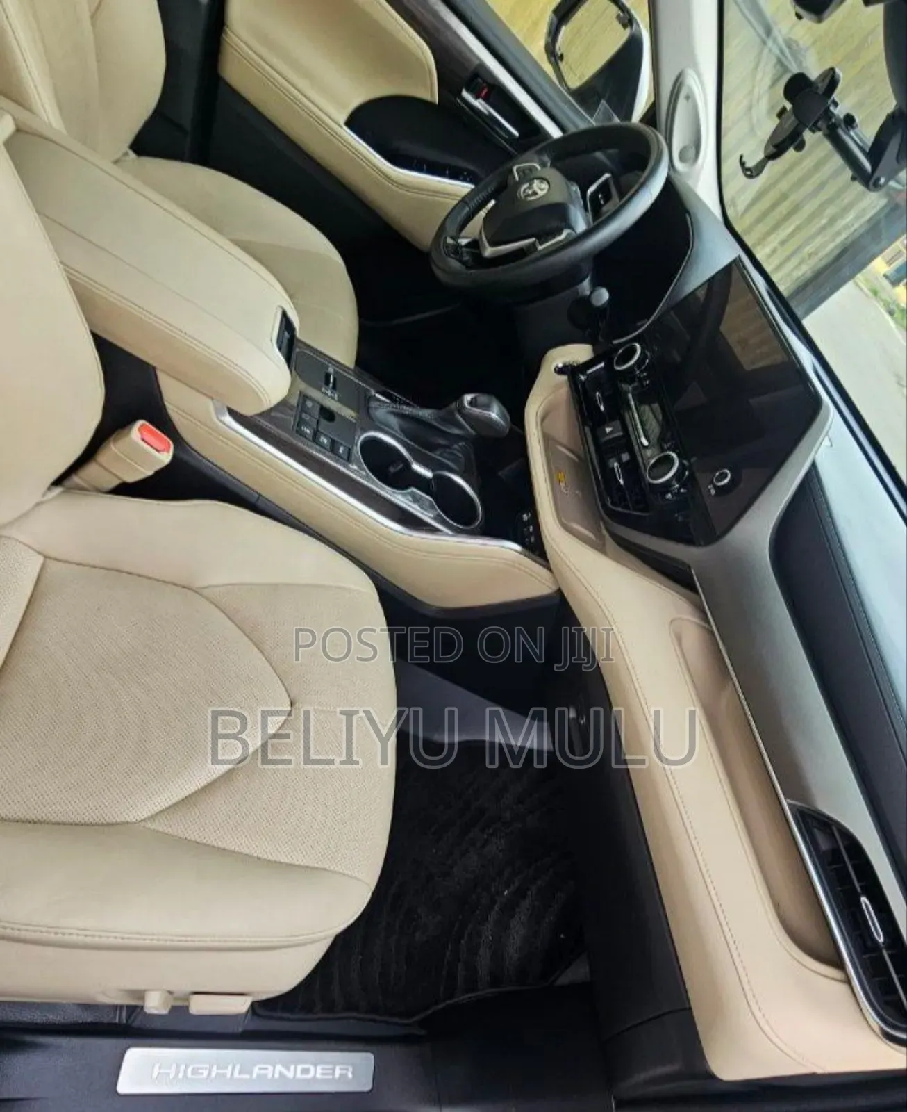 Toyota Highlander Hybrid 2023 Silver