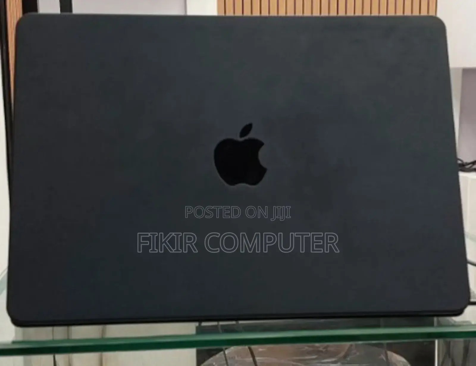 New Laptop Apple MacBook Air 2022 M2 8GB Apple M2 SSD 256GB