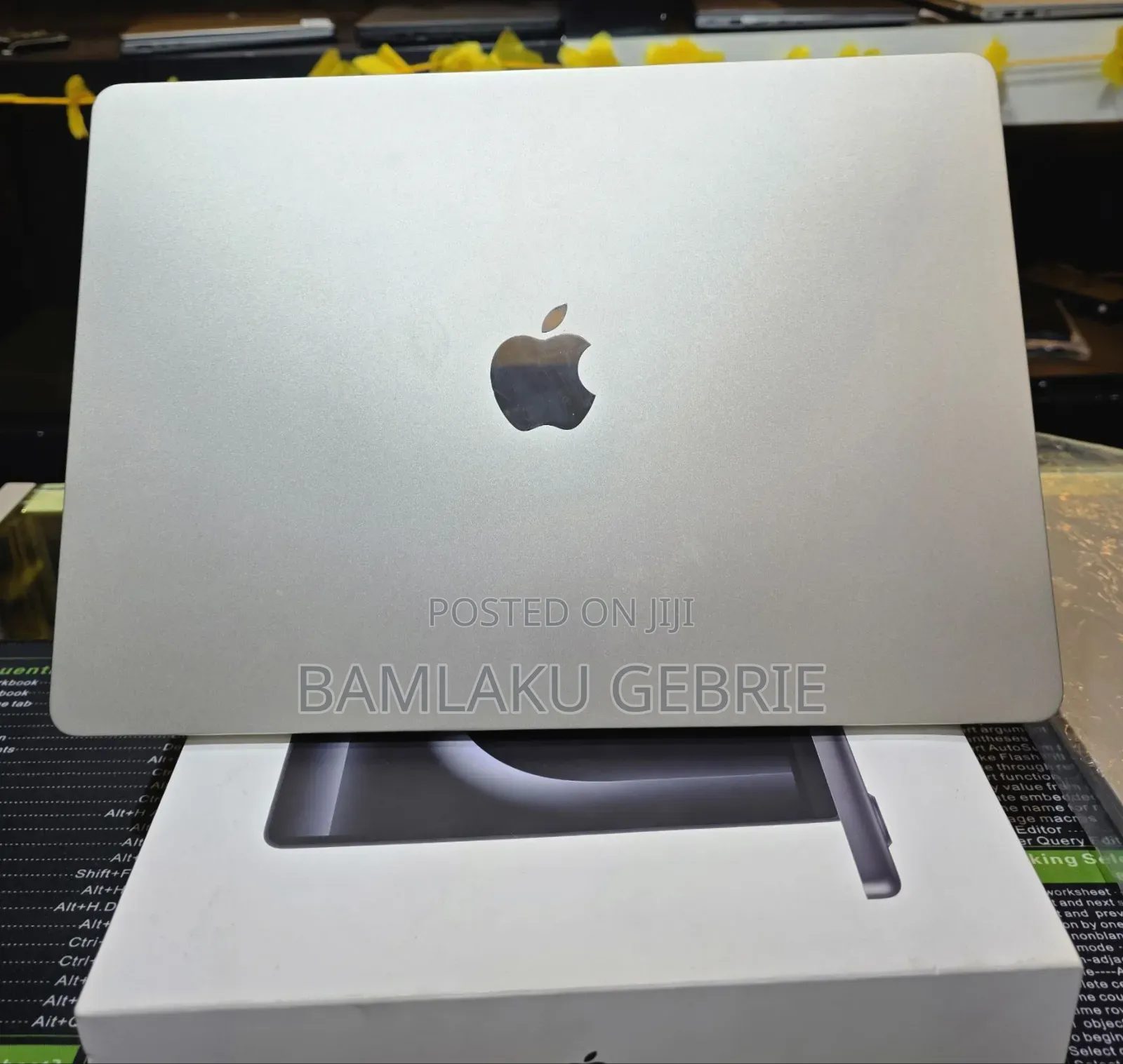 New Laptop Apple MacBook Pro M1 16GB Apple M1 Pro SSD 1T
