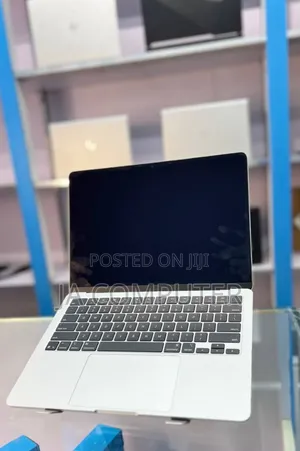 Photo - New Laptop Apple MacBook Air 2025 M4 13-Inch 16GB Apple M4 SSD 256GB