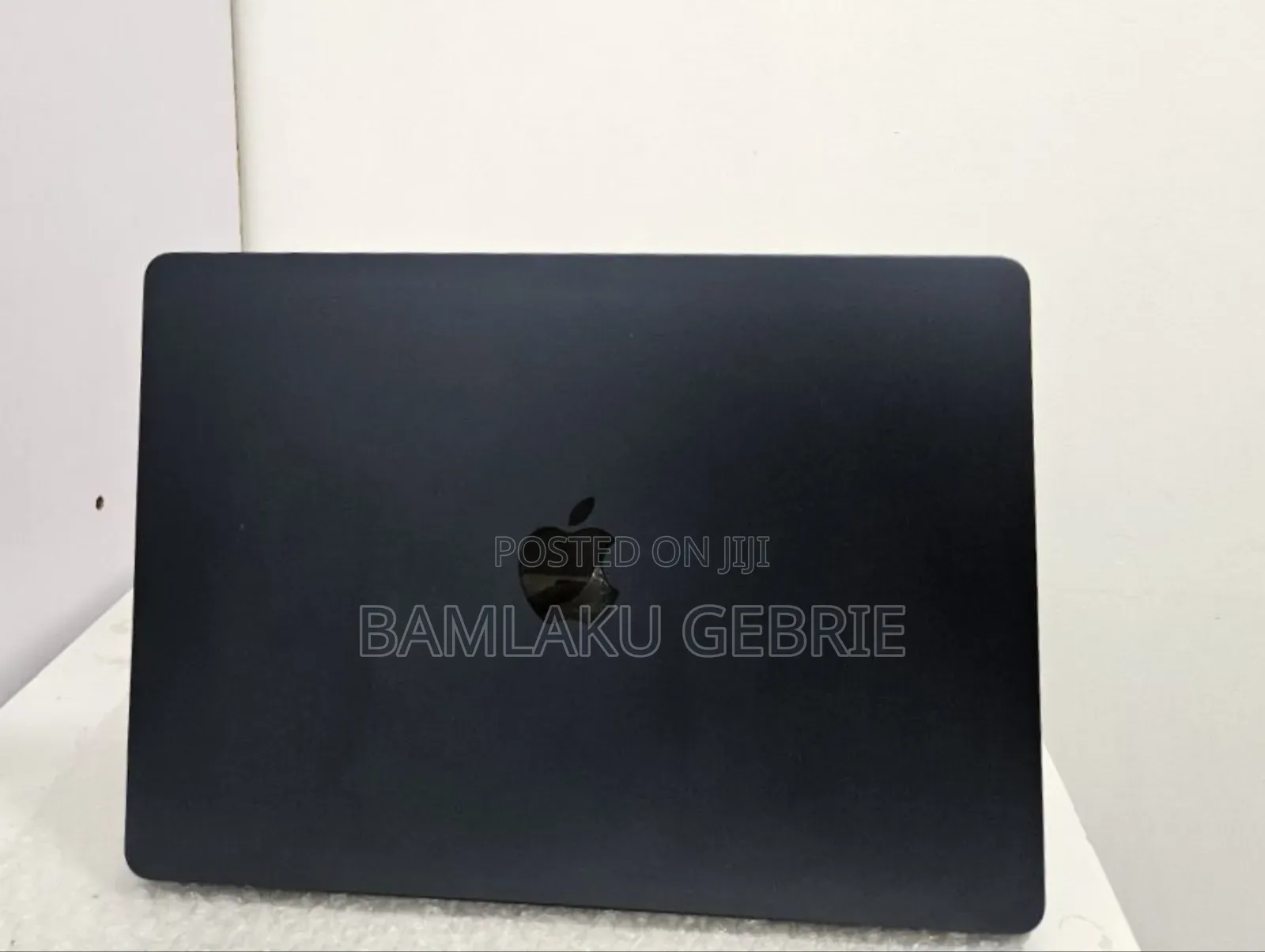 New Laptop Apple MacBook Air 2023 M2 8GB Apple M2 SSD 512GB