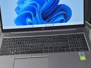 New Laptop HP ZBook Firefly 15 G7 16GB Intel Core I7 SSD 1T