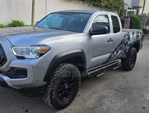 Toyota Tacoma 2020 Silver