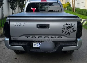 Toyota Tacoma 2020 Silver