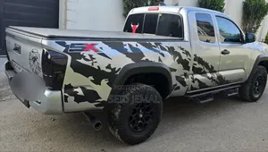 Toyota Tacoma 2020 Silver