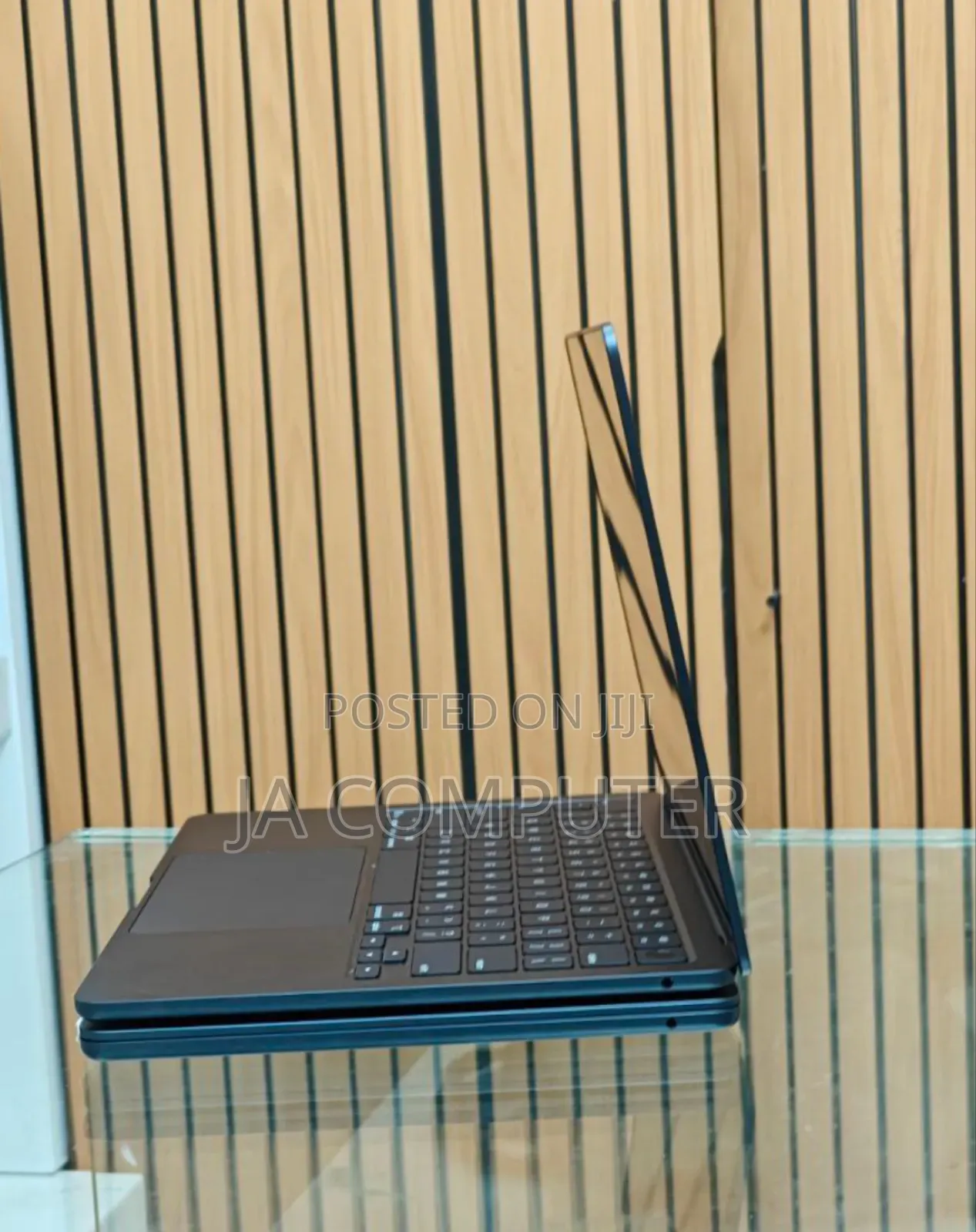 New Laptop Apple MacBook Air 2024 M3 13-Inch 16GB Apple M3 SSD 256GB