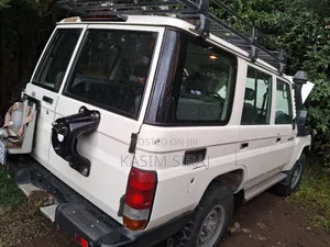 Toyota Land Cruiser 4.5 V8 DLX 2015 White