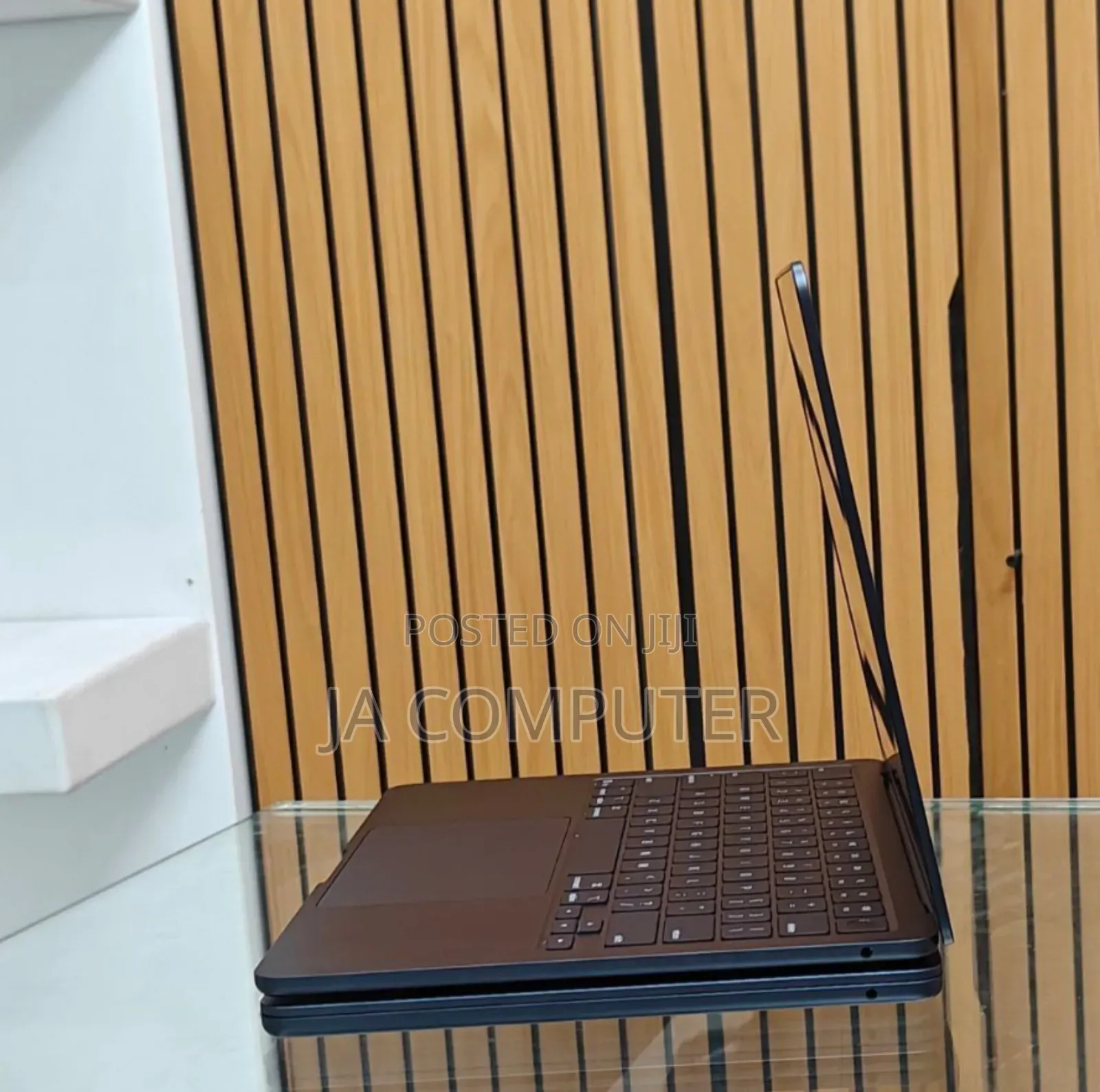 New Laptop Apple MacBook Air 2025 M4 13-Inch 16GB Apple M4 SSD 256GB