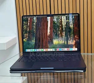 New Laptop Apple MacBook Air 2025 M4 13-Inch 16GB Apple M4 SSD 256GB