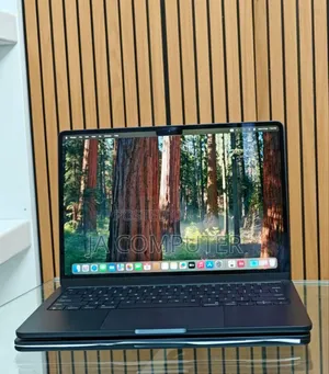 New Laptop Apple MacBook Air 2025 M4 13-Inch 16GB Apple M4 SSD 256GB