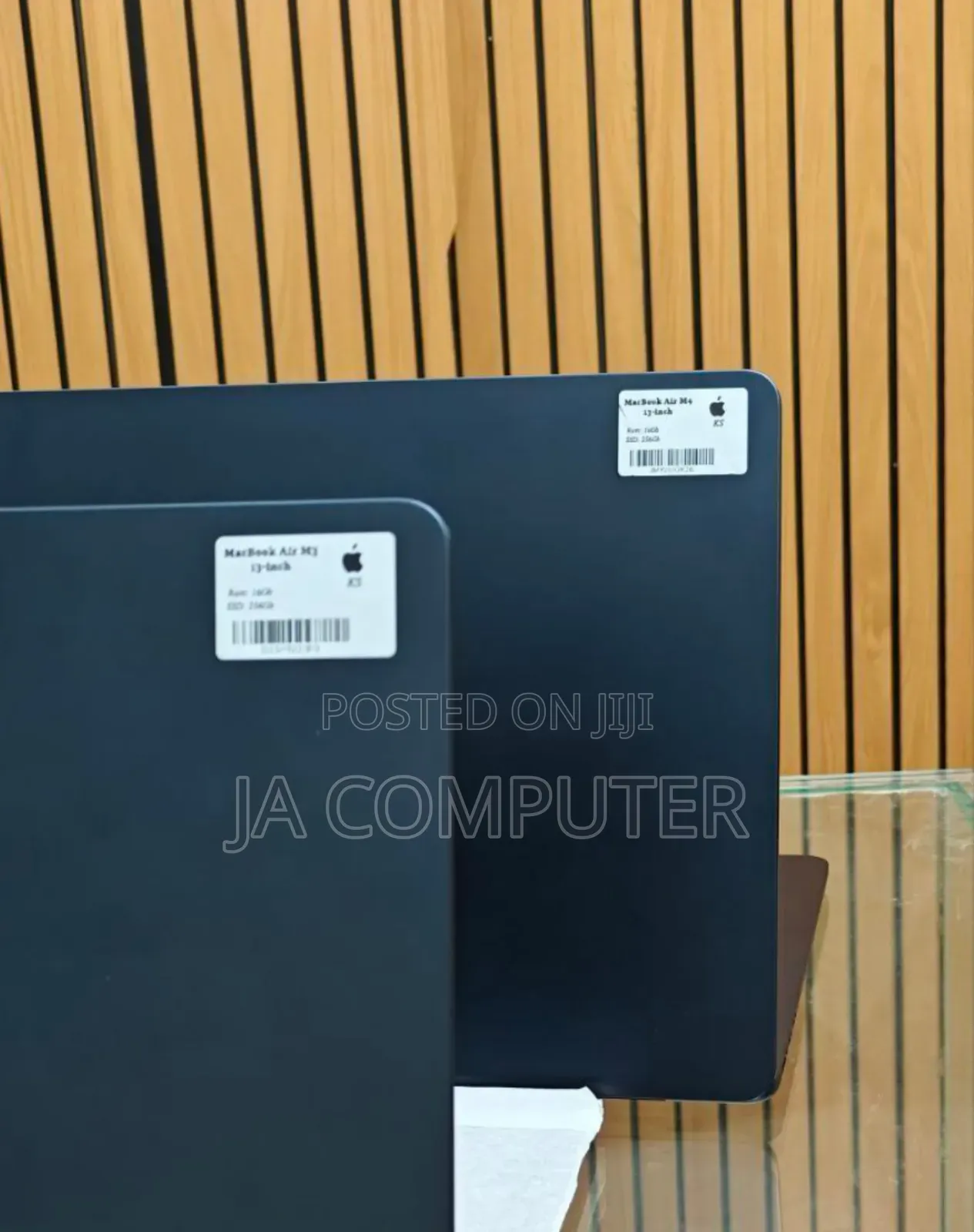 New Laptop Apple MacBook Air 2025 M4 13-Inch 16GB Apple M4 SSD 256GB