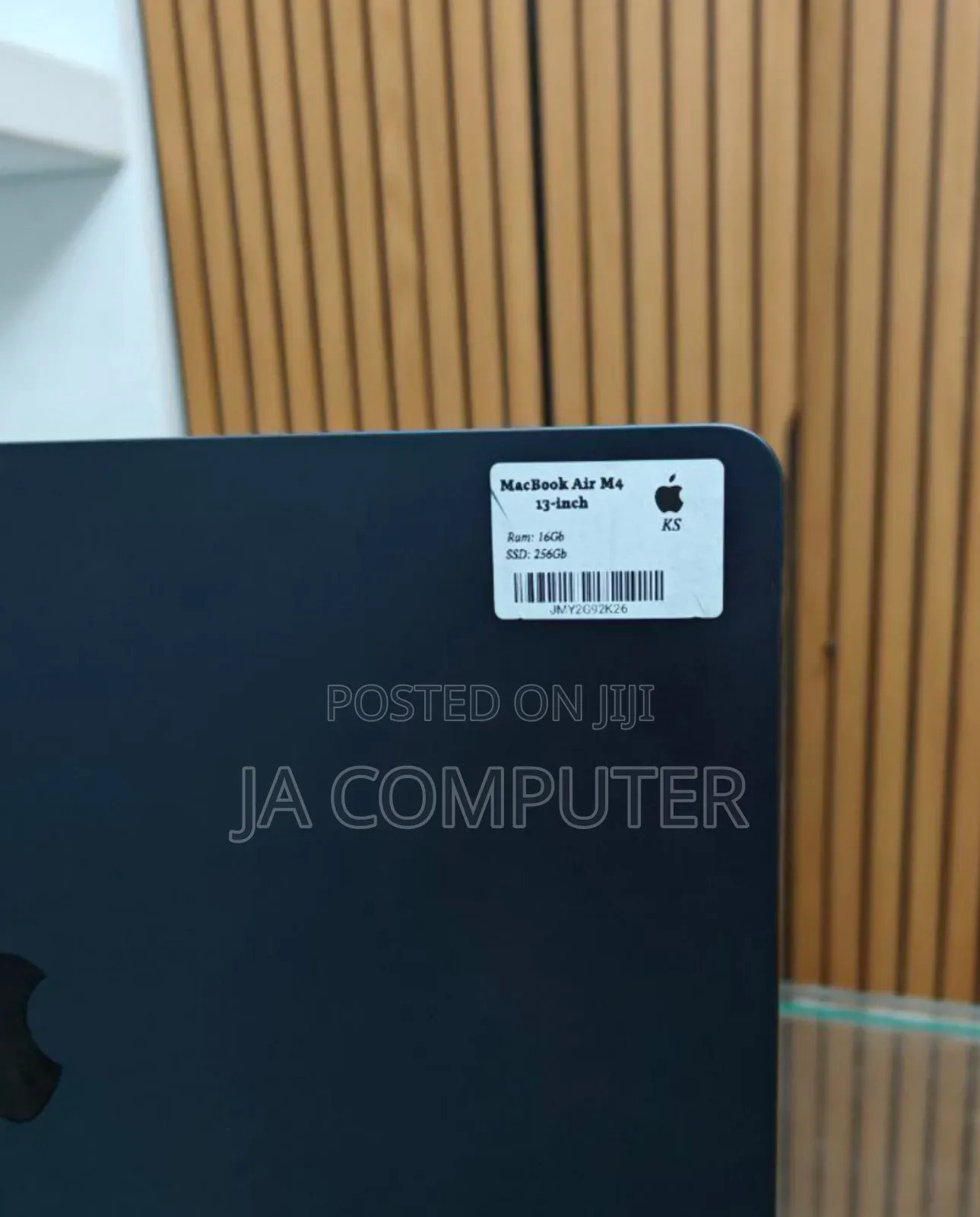 New Laptop Apple MacBook Air 2025 M4 13-Inch 16GB Apple M4 SSD 256GB