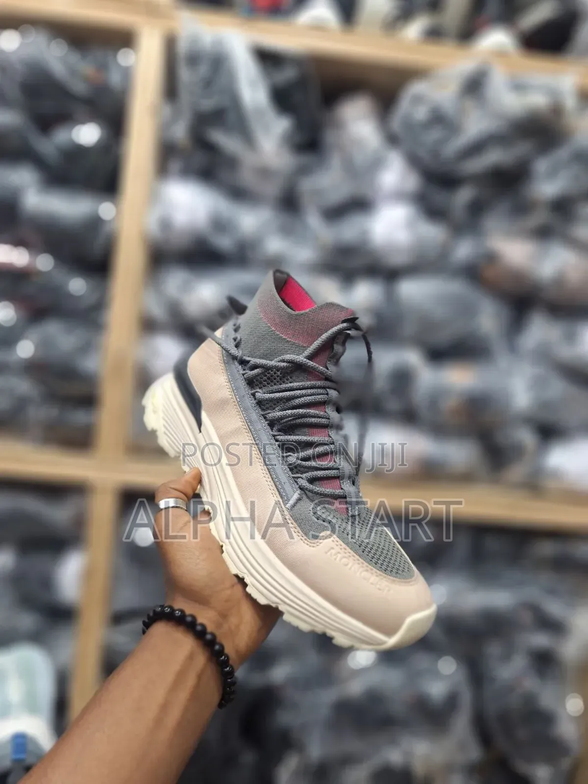  New Arrival  
 Moncler Boots Sneaker 
 Made in Vietnam