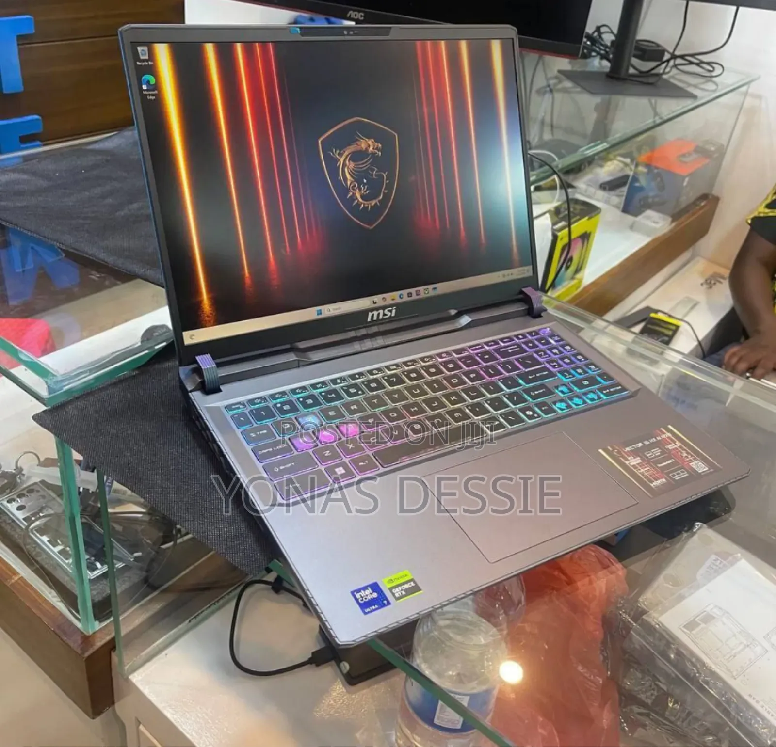 New Laptop MSI Vector 16 HX AI A2XWIG 16GB Intel Core Ultra 7 SSD 1T