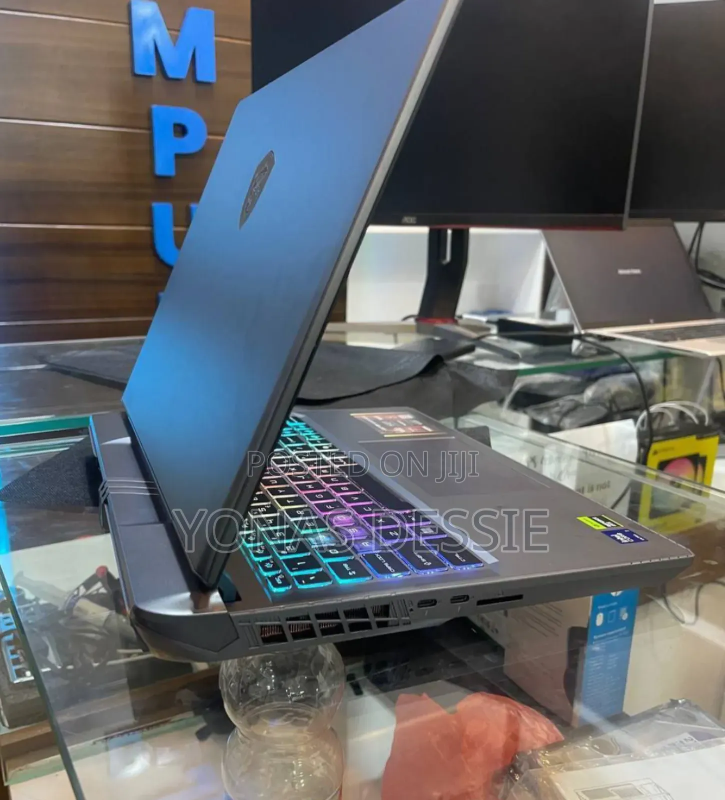 New Laptop MSI Vector 16 HX AI A2XWIG 16GB Intel Core Ultra 7 SSD 1T