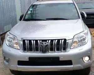 Toyota Land Cruiser Prado 2011 Silver