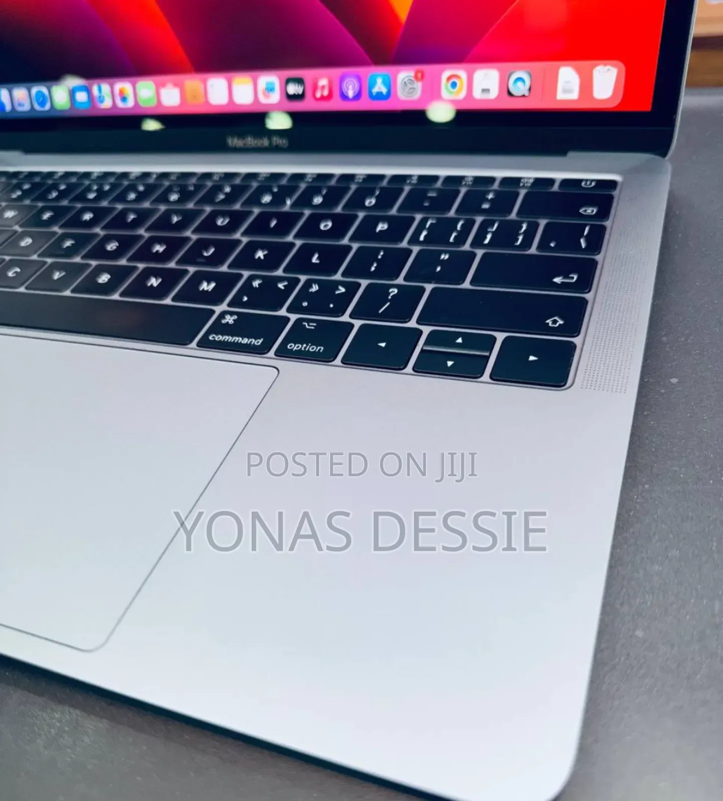 New Laptop Apple MacBook Pro 2017 8GB SSD 512GB