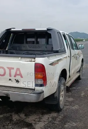 Toyota Hilux 2008 White