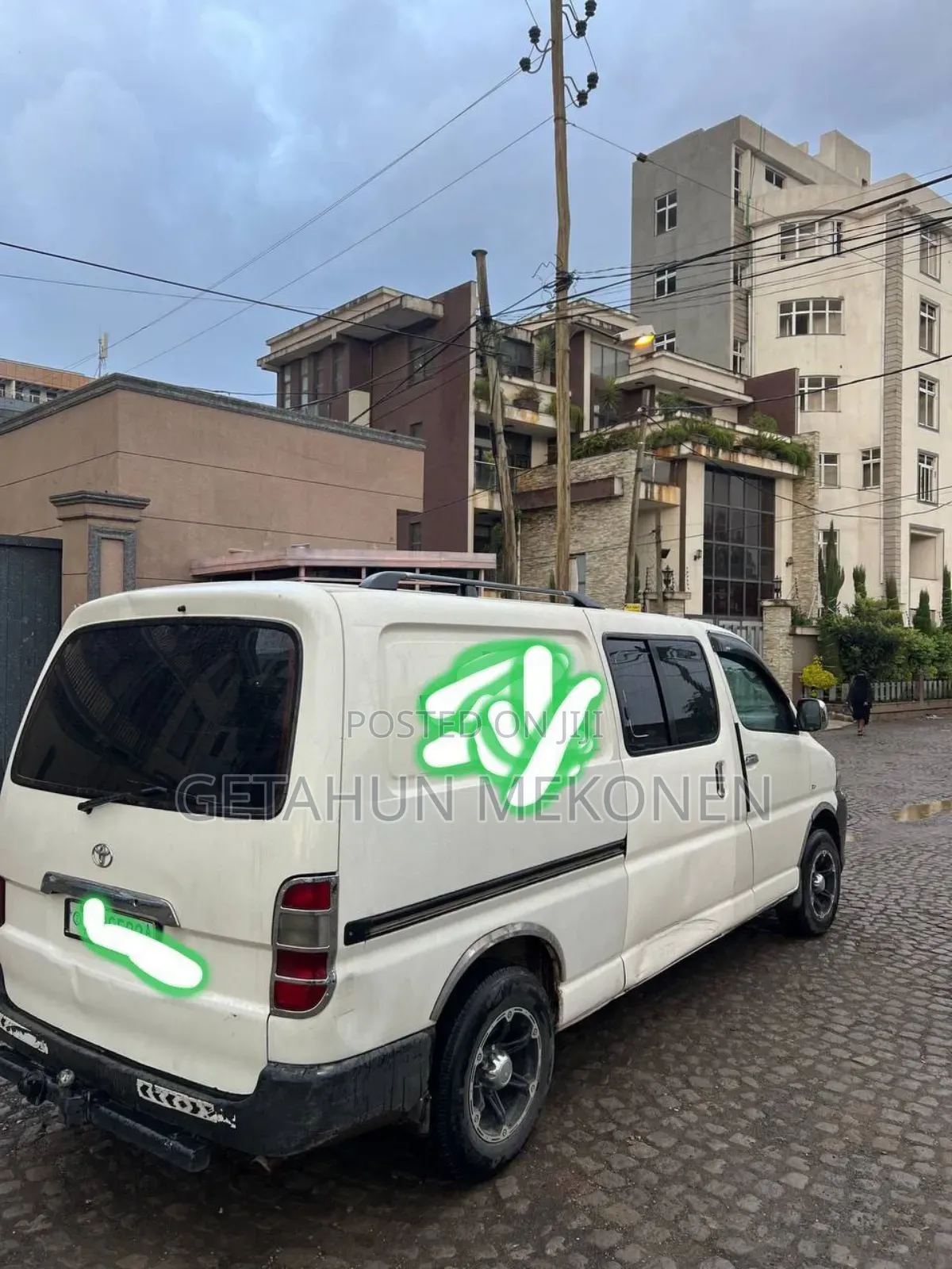 Toyota HiAce 2010 White