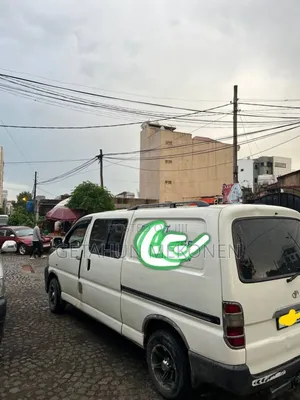 Toyota HiAce 2010 White