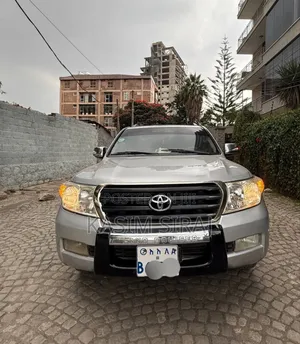Toyota Land Cruiser 100 4.2 2008 Silver
