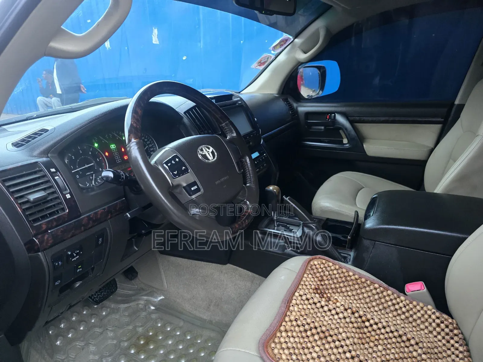 Toyota Land Cruiser 2011 Silver