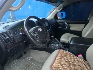 Toyota Land Cruiser 2011 Silver