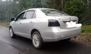 Toyota Yaris 2009 Silver