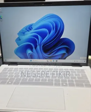 Photo - New Laptop Dell Alienware 17 32GB AMD Ryzen 7 SSD 512GB