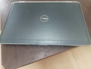 Photo - Laptop Dell Latitude 5310 4GB Intel Core I7 HDD 500GB