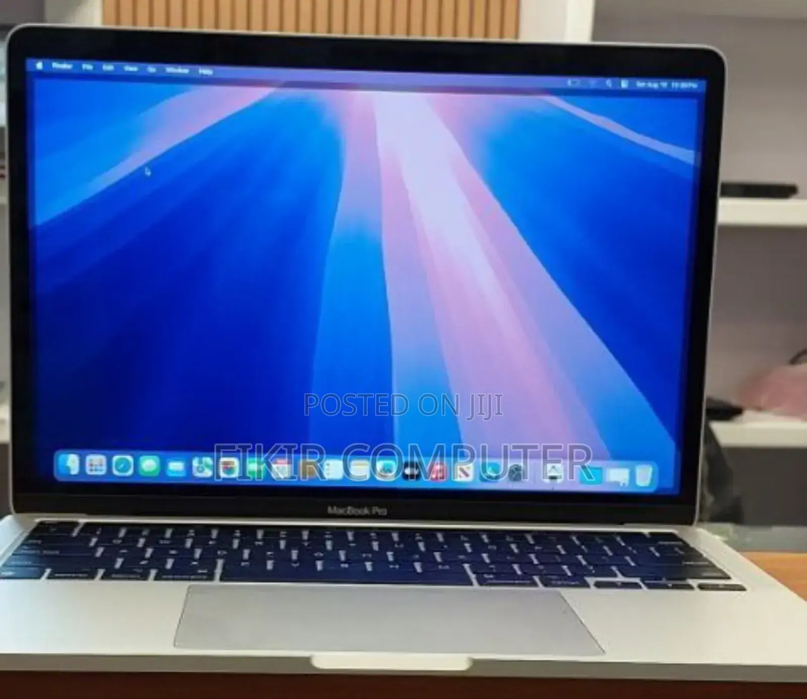 New Laptop Apple MacBook Pro 2020 16GB Apple M1 Pro SSD 512GB