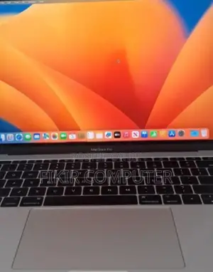 New Laptop Apple MacBook Pro 2017 8GB Intel Core I5 SSD 128GB