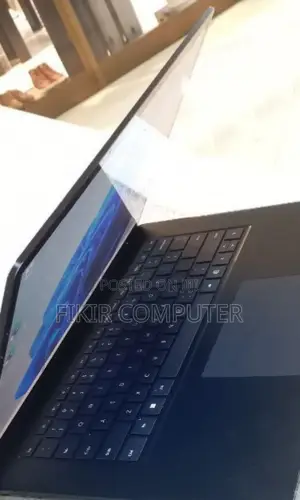 New Laptop Microsoft Surface 16GB Intel Core i7 SSD 512GB