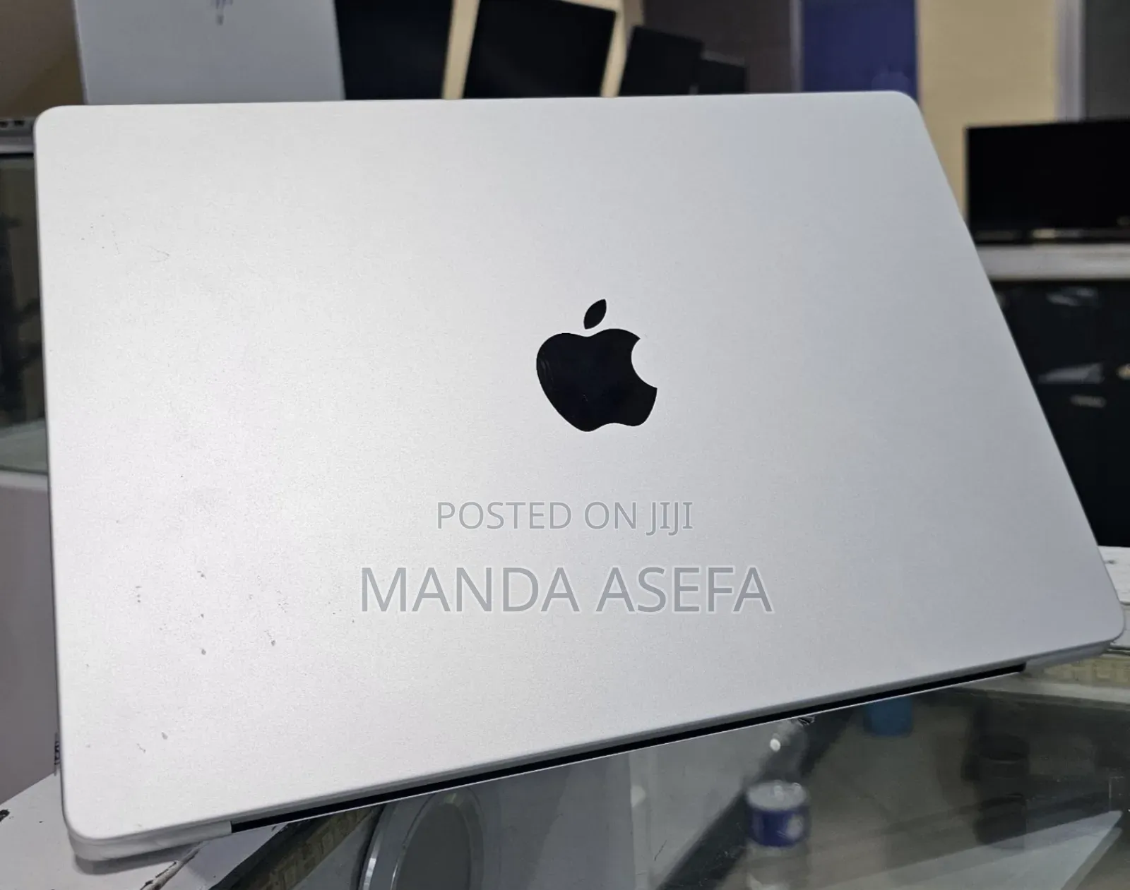 New Laptop Apple MacBook Pro 8GB Apple M3 SSD 512GB