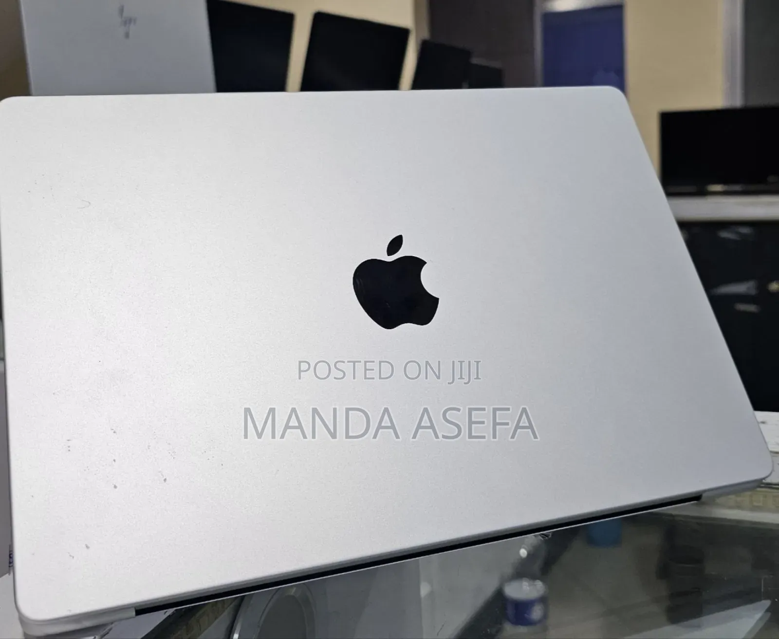 New Laptop Apple MacBook Pro 8GB Apple M3 SSD 512GB