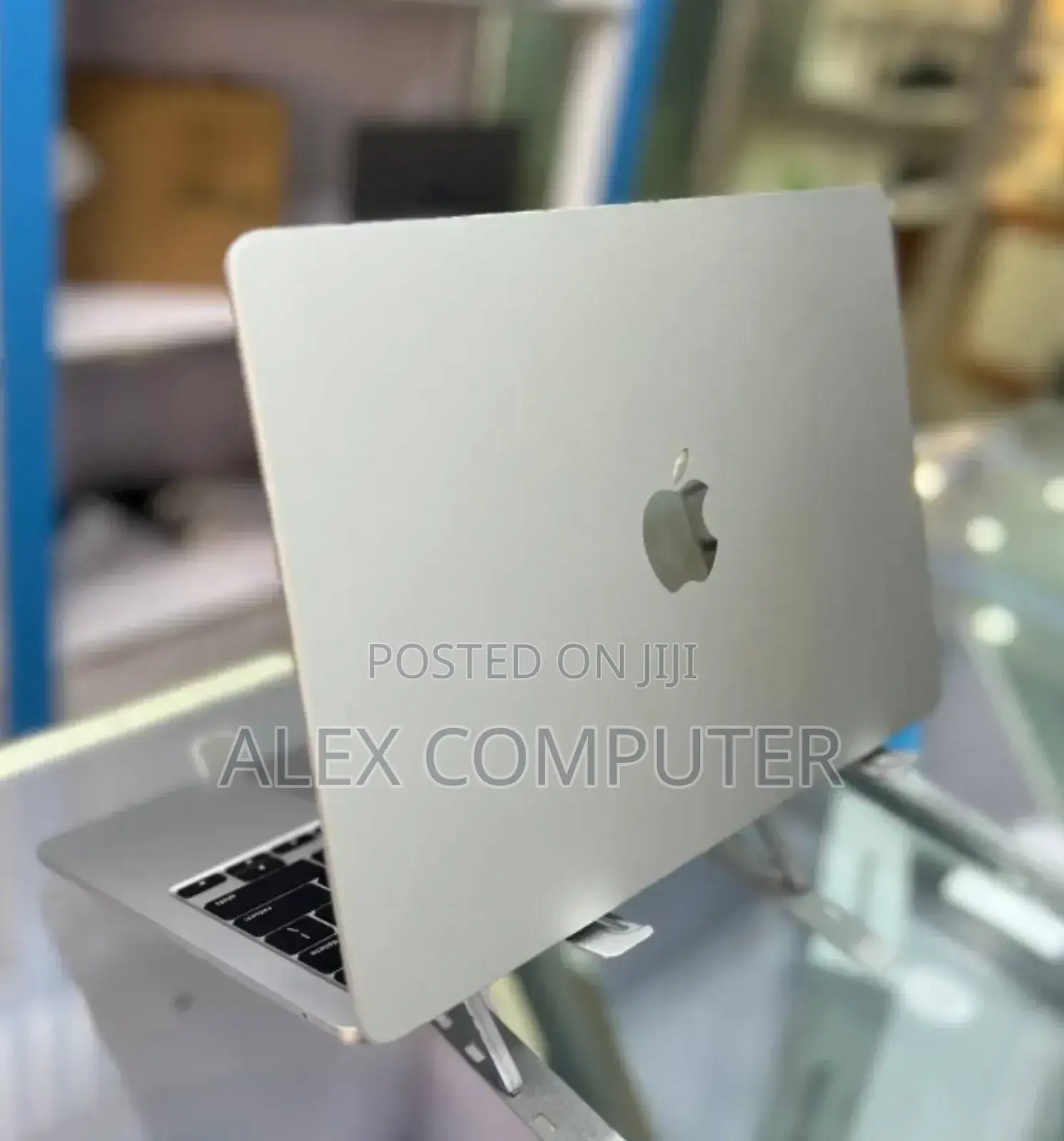 New Laptop Apple MacBook Air 2025 M4 13-Inch 16GB Apple M4 SSD 256GB