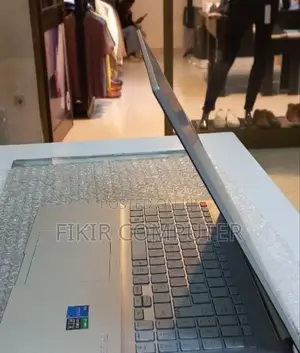 New Laptop Asus Vivobook 16 16GB Intel Core I5 SSD 512GB