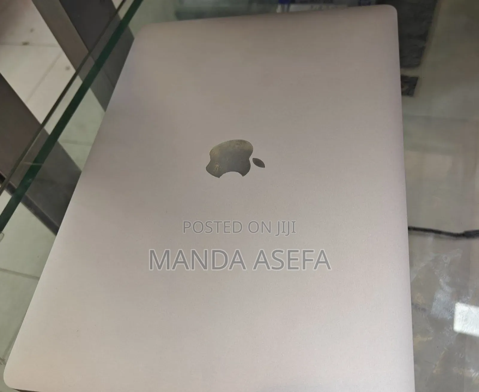 New Laptop Apple MacBook Pro M1 8GB Apple M1 Pro SSD 256GB