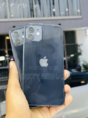 Photo - Apple iPhone 12 64 GB Black