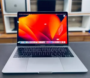 Photo - New Laptop Apple MacBook Pro 2017 8GB Intel Core I7 SSD 512GB