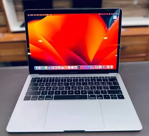 New Laptop Apple MacBook Pro 2017 8GB Intel Core I7 SSD 512GB