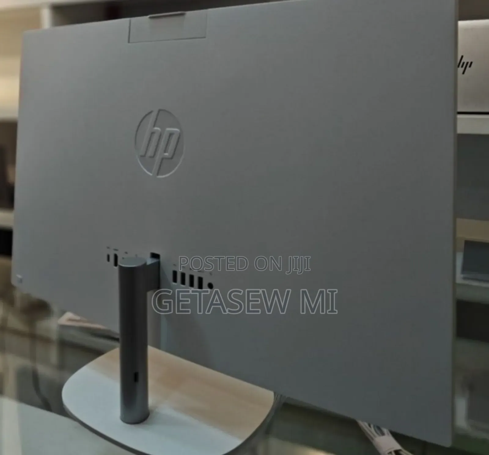 New HP 200 G4 22 All-in-One 8GB Intel Core I7 SSD 512GB