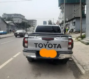 Toyota Hilux 2017 Silver