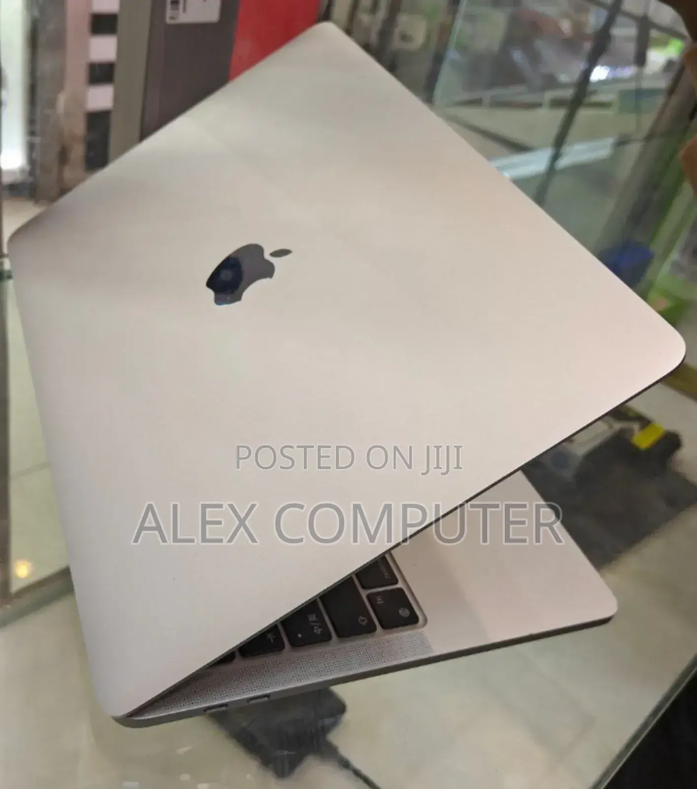 New Laptop Apple MacBook Pro M1 8GB Apple M1 SSD 256GB