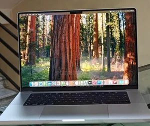 Photo - New Laptop Apple MacBook Pro M1 16GB Apple M1 Pro SSD 1T